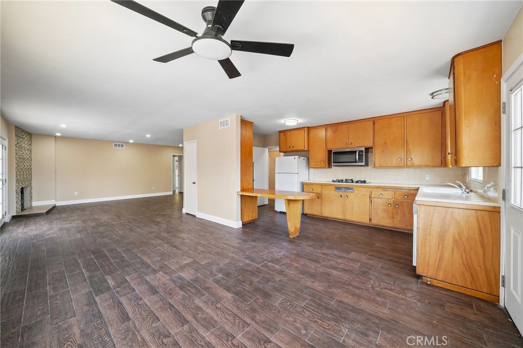 3595 Watkins Drive Riverside, CA 92507 - Photo 11 of 48