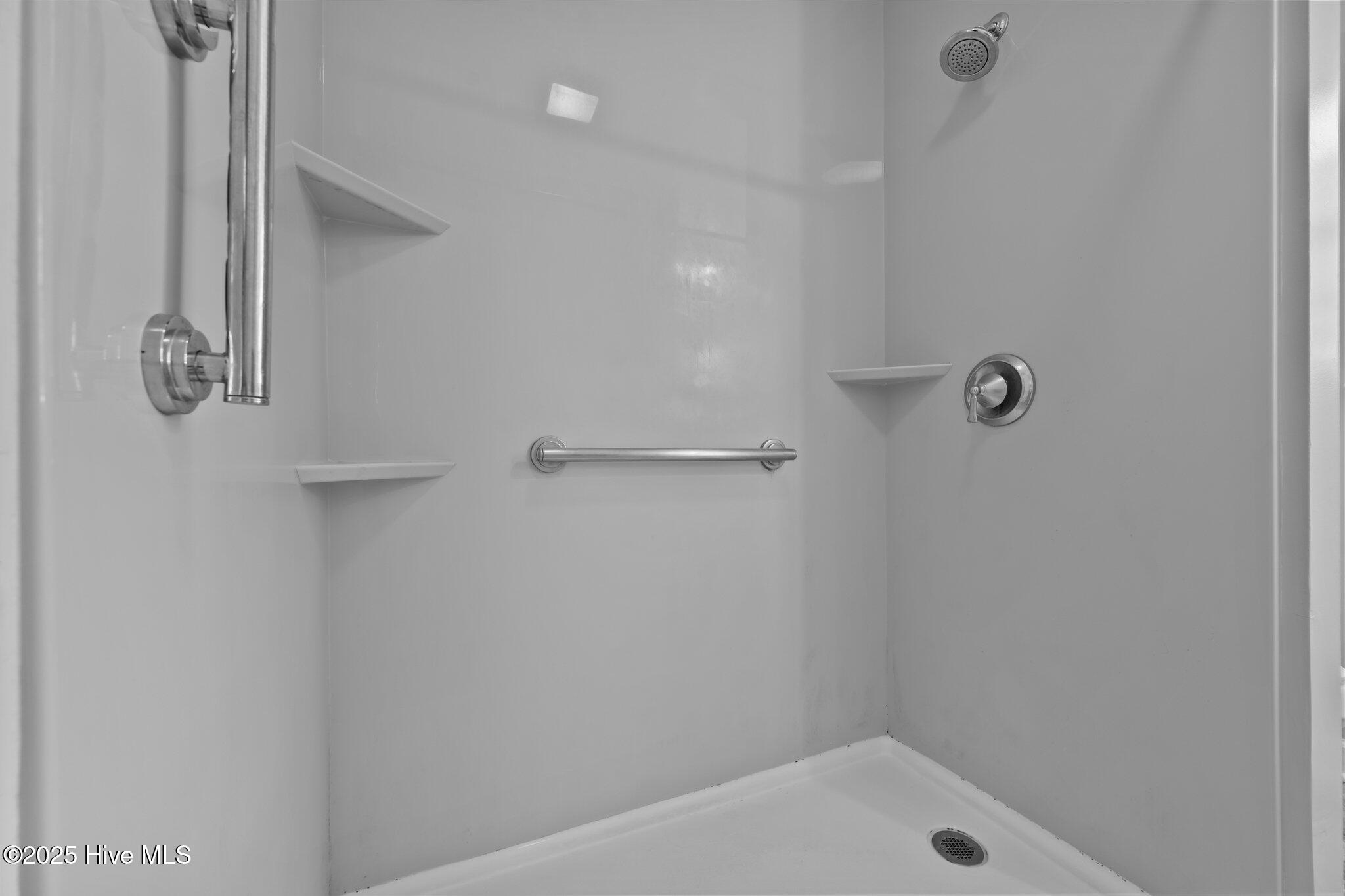 102 Mercer Road Jacksonville, NC 28546 - Photo 13 of 53 33-web-or-mls-_RAD0108