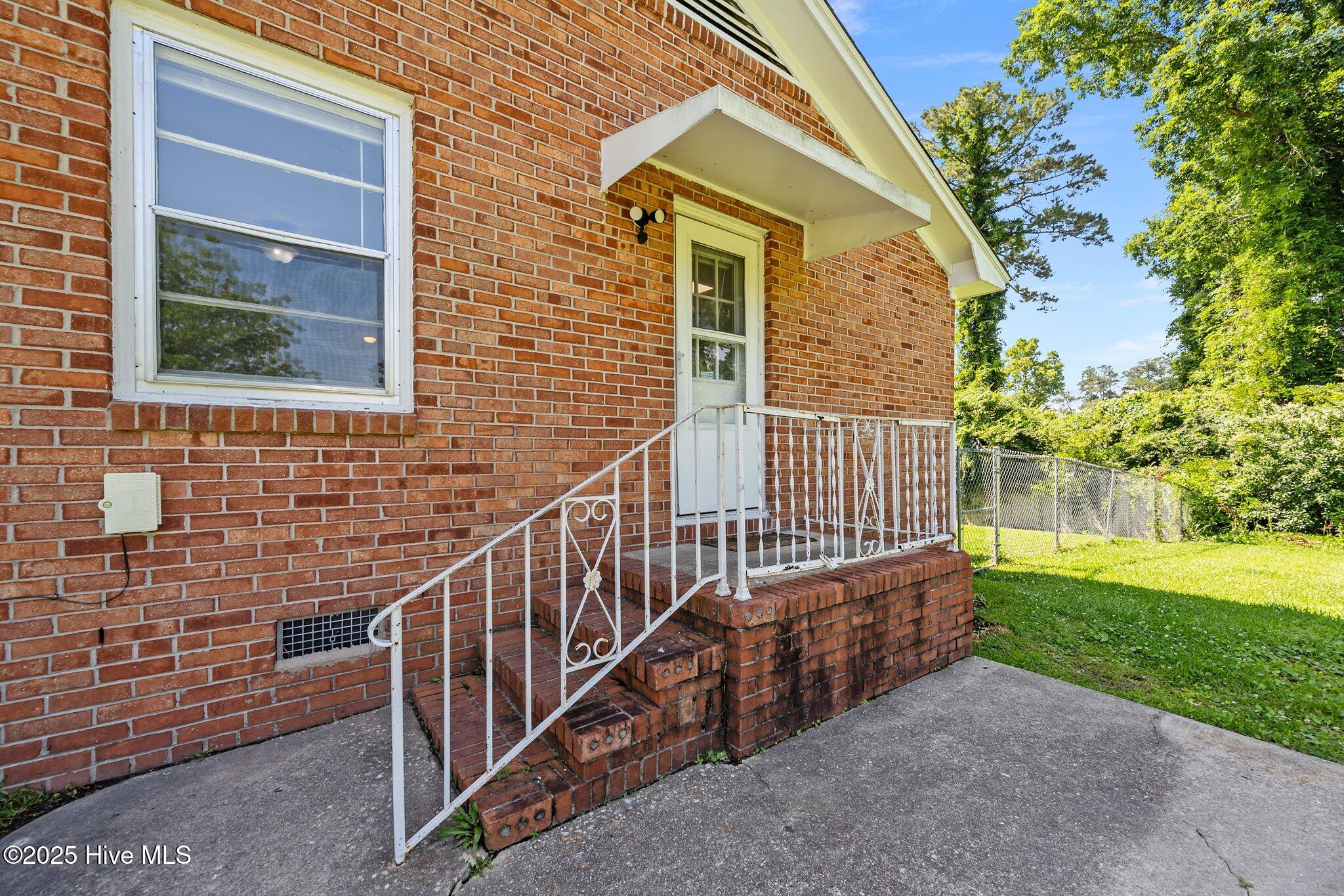 102 Mercer Road Jacksonville, NC 28546 - Photo 38 of 53 38-web-or-mls-08