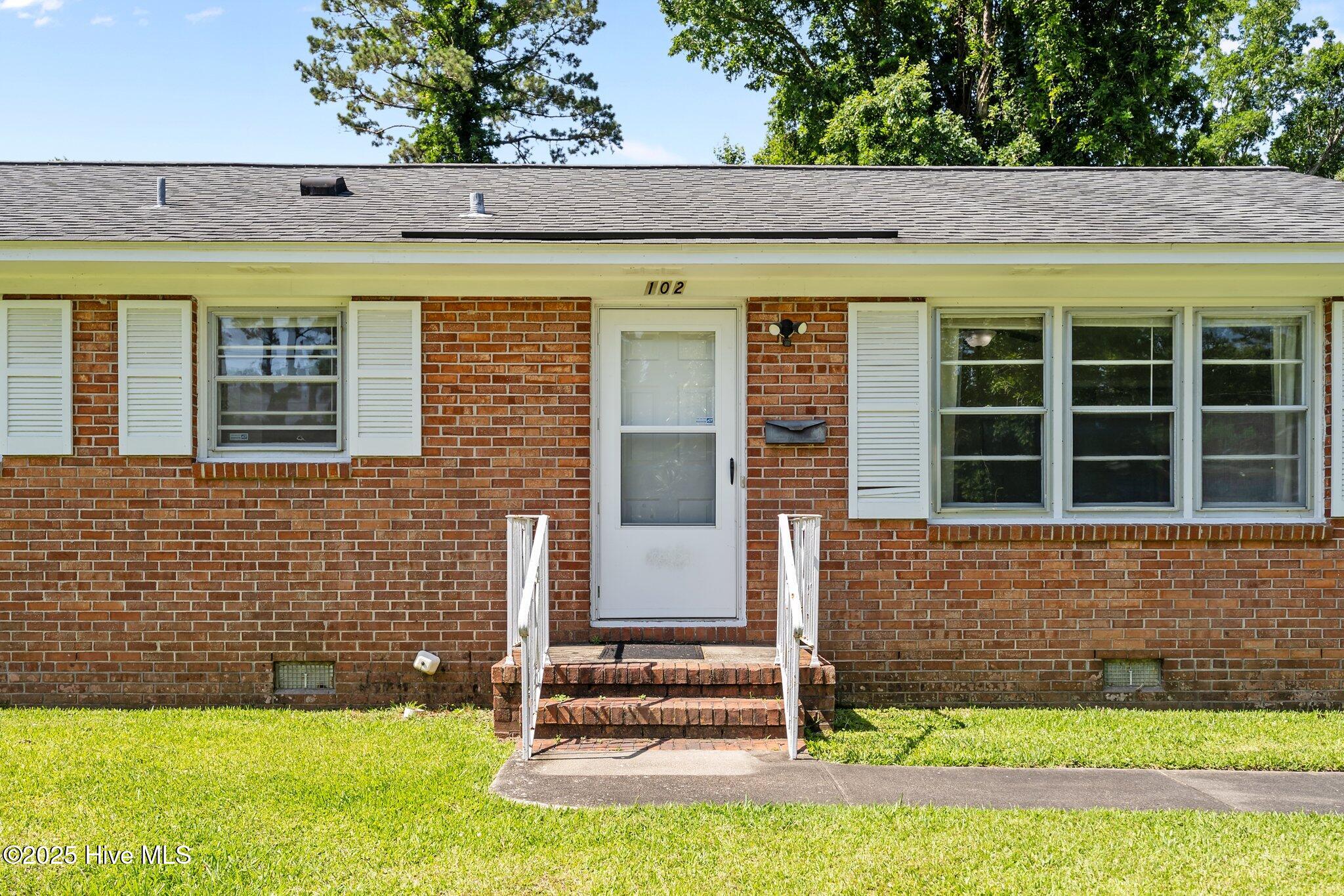 102 Mercer Road Jacksonville, NC 28546 - Photo 4 of 53 3-web-or-mls-03