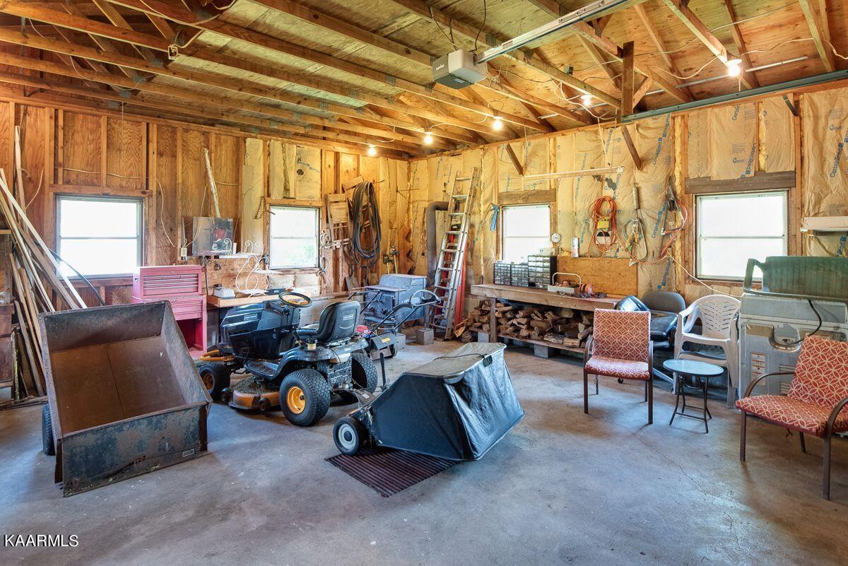 172 Smith Road Clinton, TN 37716 - Photo 20 of 23 Big Garage