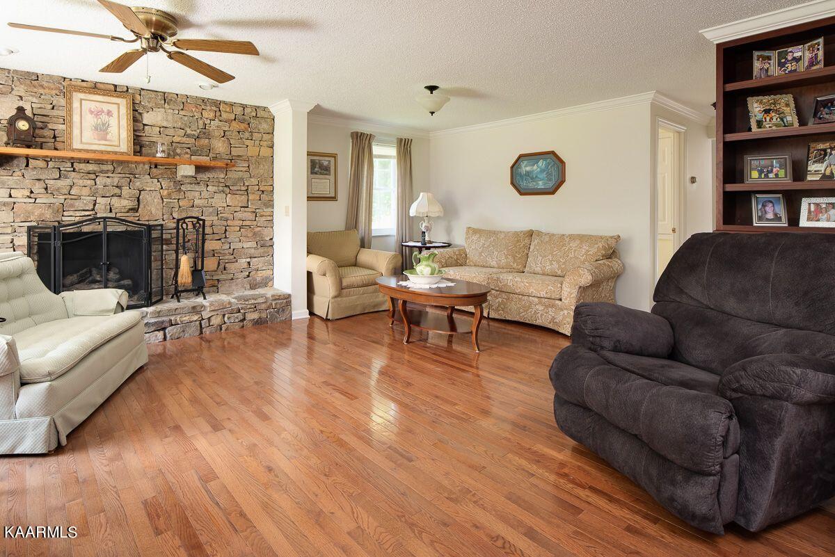 172 Smith Road Clinton, TN 37716 - Photo 5 of 23 LR 1