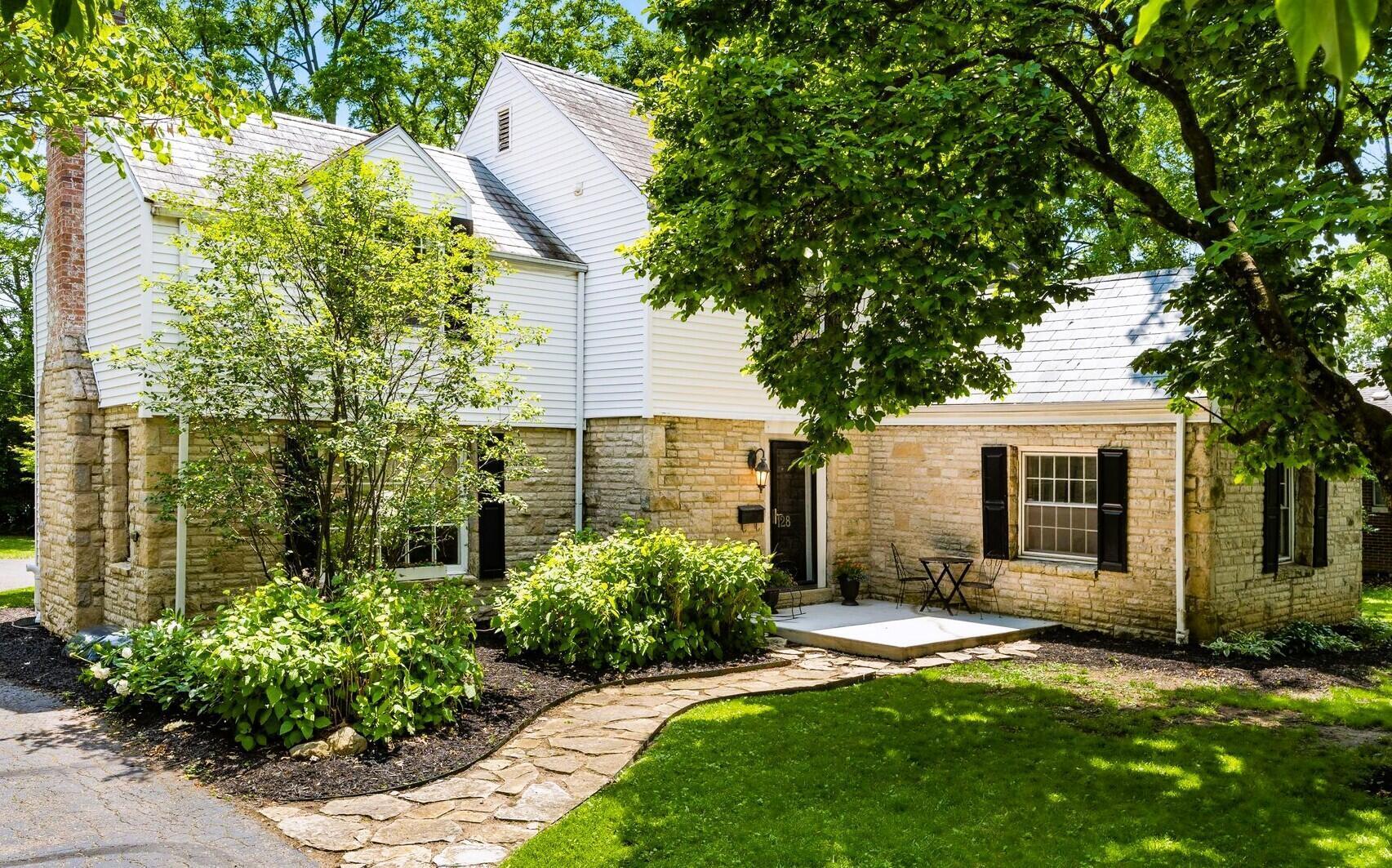 128 South Kellner Road Columbus, OH 43209 - Photo 1 of 53 Welcome to 128 S Keller Road - 4 Bedroom, 3 Bath Home - 2180 Sq.Ft. on 13 Acre Lot