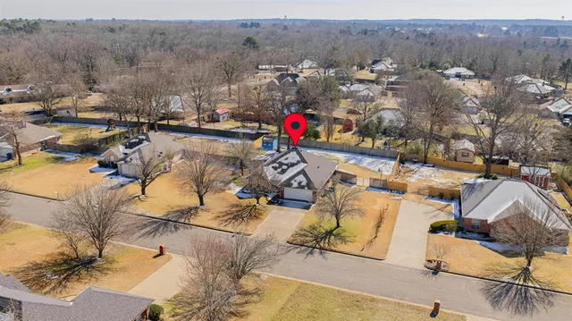 $274,500 | 814 Braewood Circle, Lindale, TX 75771