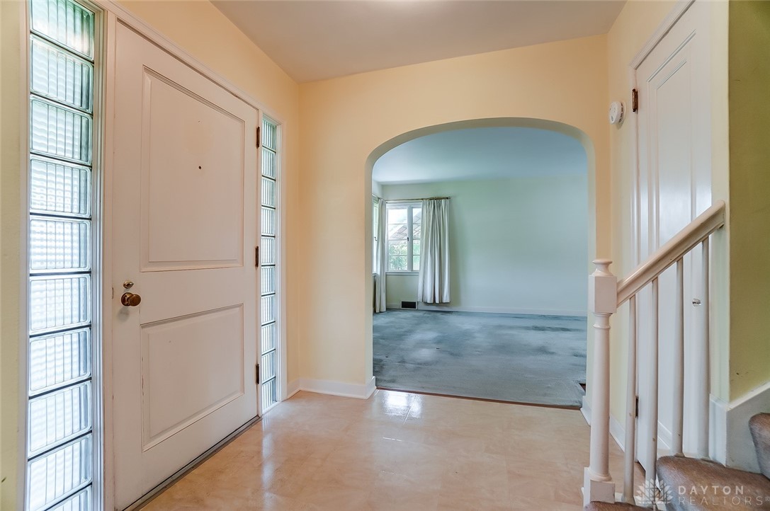 1729 Walnut Terrace Springfield, OH 45504 - Photo 14 of 39 Entry Foyer