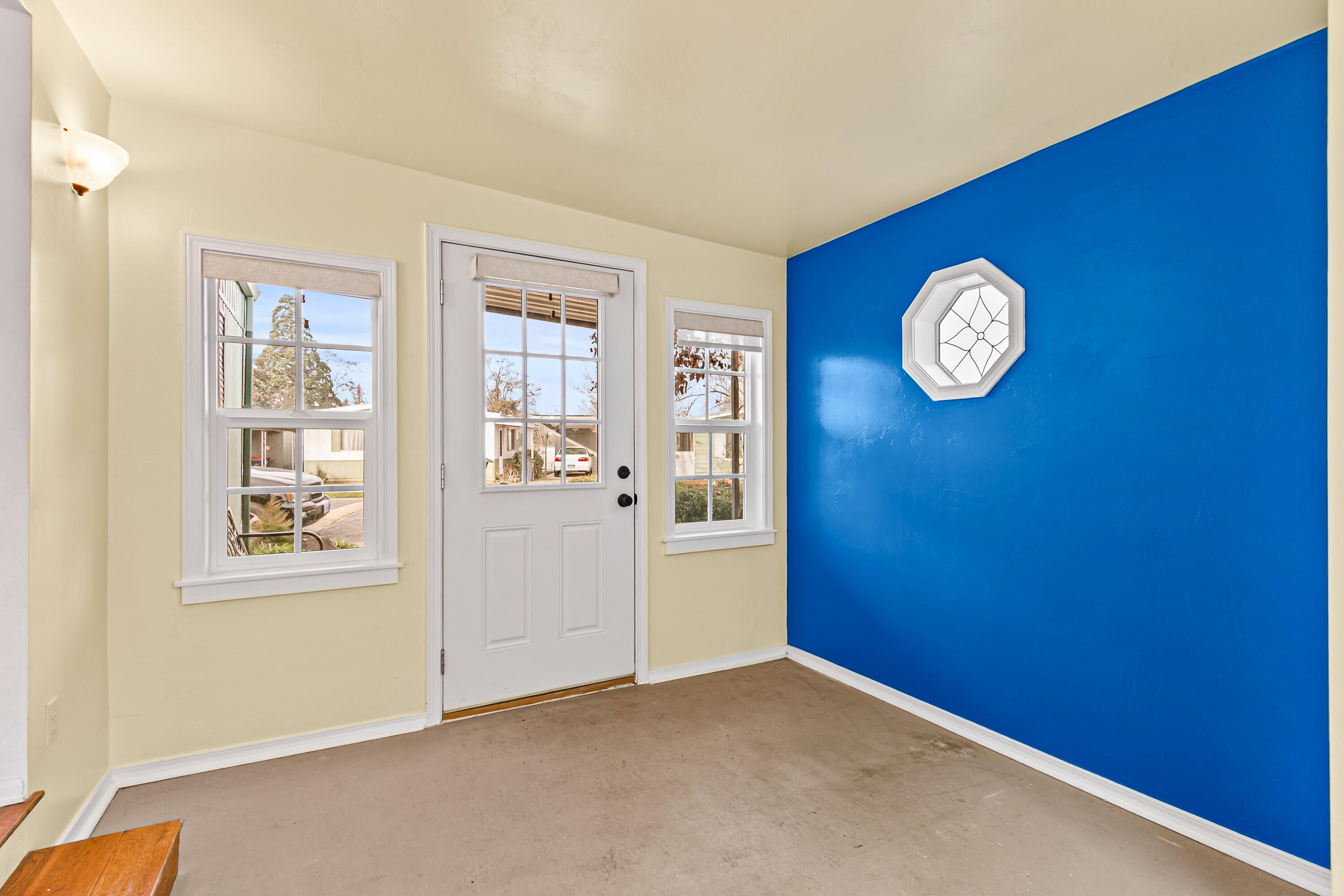 2252 Table Rock Road, Unit 222 Medford, OR 97501 - Photo 18 of 37 Sunroom