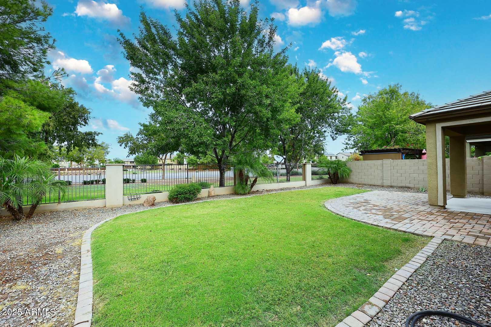 11020 East Shepperd Avenue Mesa, AZ 85212 - Photo 35 of 37 a view of a house with backyard and sitting area