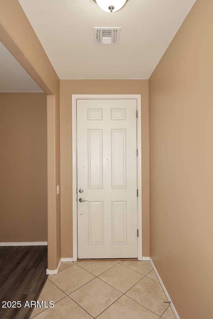 11020 East Shepperd Avenue Mesa, AZ 85212 - Photo 4 of 37 an empty room with windows