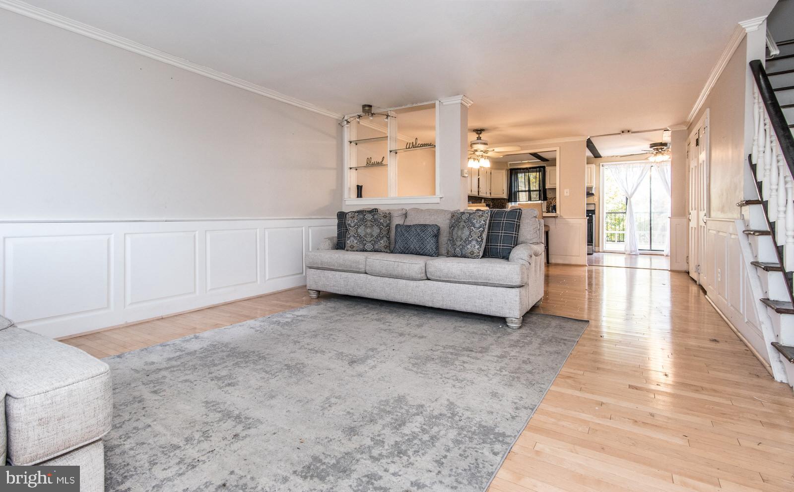 2813 Willits Road Philadelphia, PA 19114 - Photo 2 of 20 Living Room