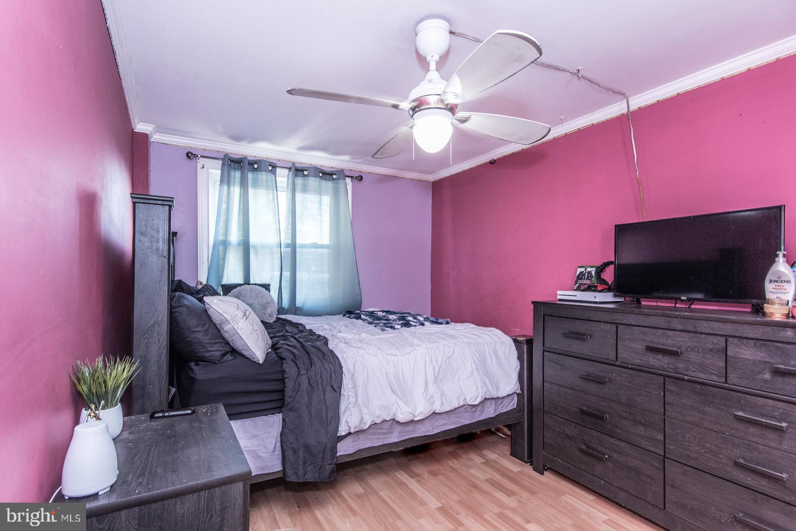 2813 Willits Road Philadelphia, PA 19114 - Photo 14 of 20 Middle Bedroom