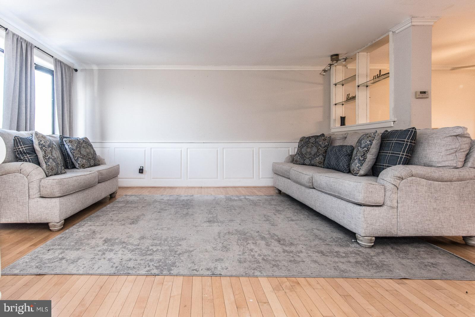 2813 Willits Road Philadelphia, PA 19114 - Photo 3 of 20 Living Room