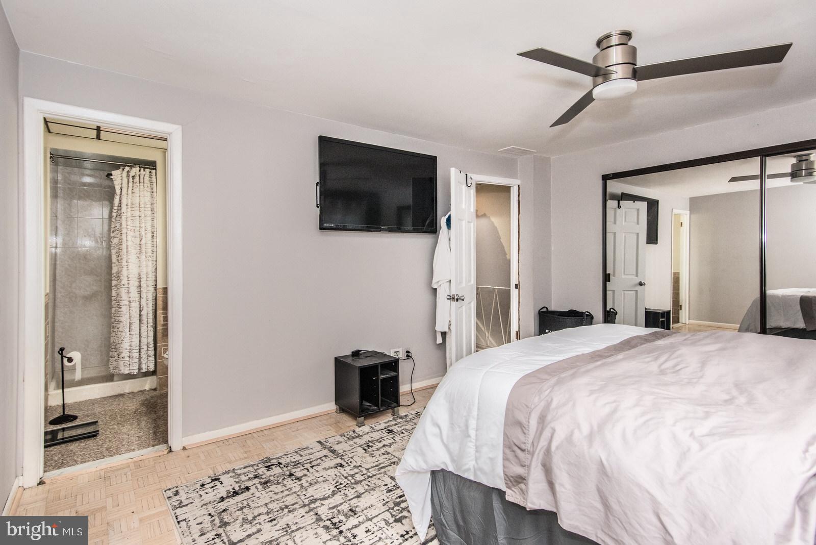 2813 Willits Road Philadelphia, PA 19114 - Photo 10 of 20 Main Room