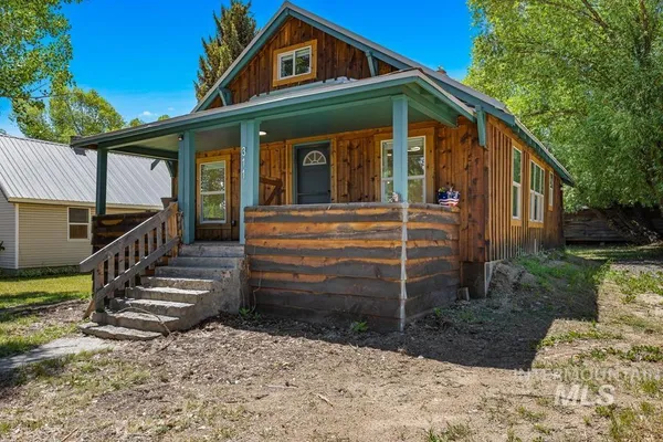 $459,000 | 311 North School Street, Cascade, ID 83611
