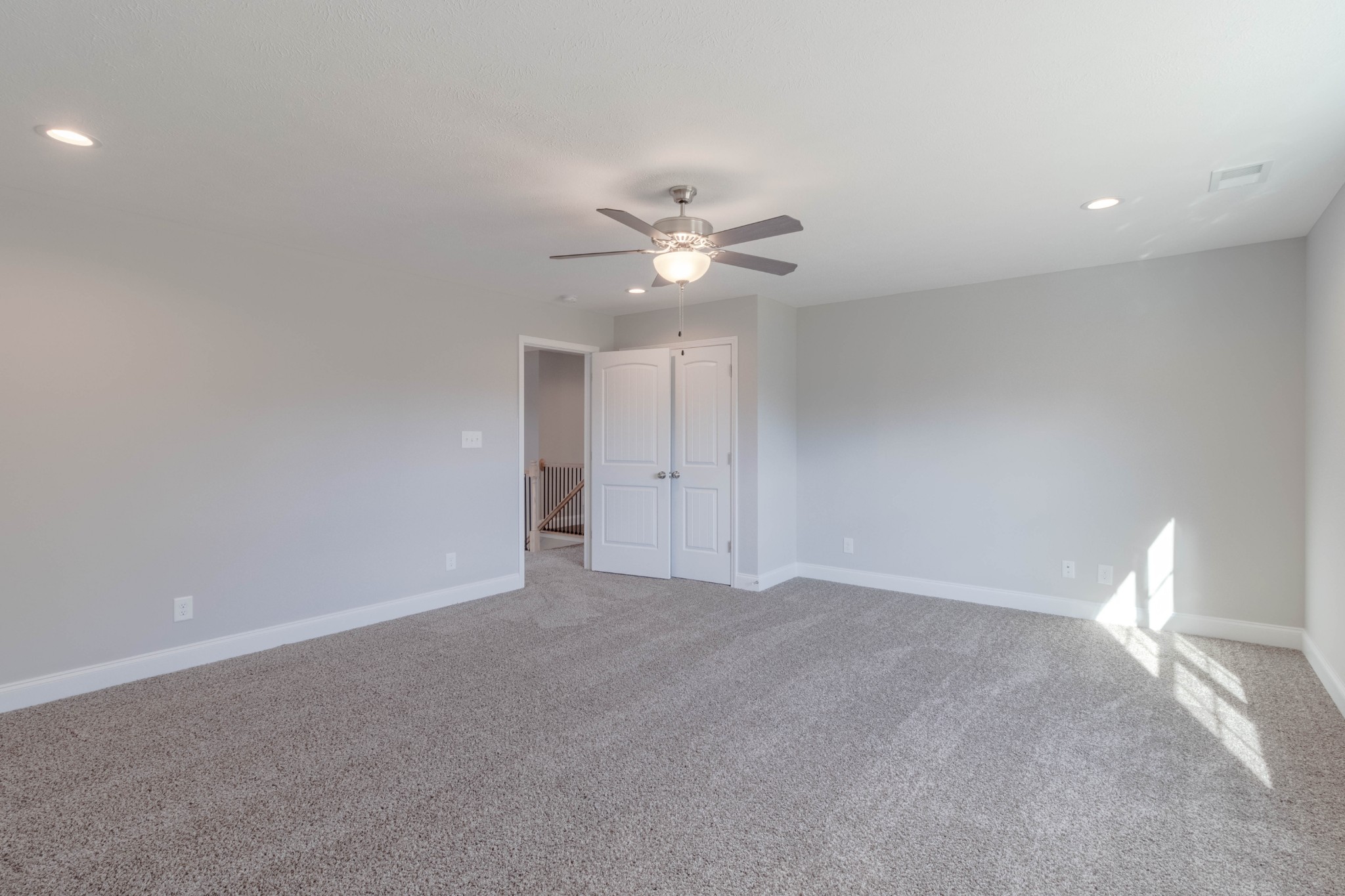 1688 Rains Road Clarksville, TN 37042 - Photo 28 of 32 a view of an empty room with a ceiling fan