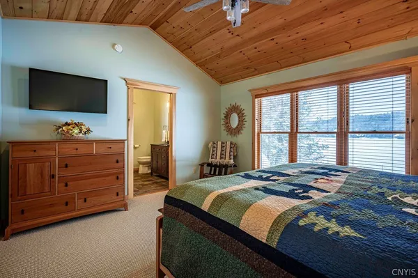 $1,599,900 | 75 Rocky Point Lane, Inlet, NY 13360