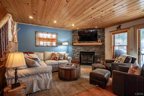 $1,599,900 | 75 Rocky Point Lane, Inlet, NY 13360