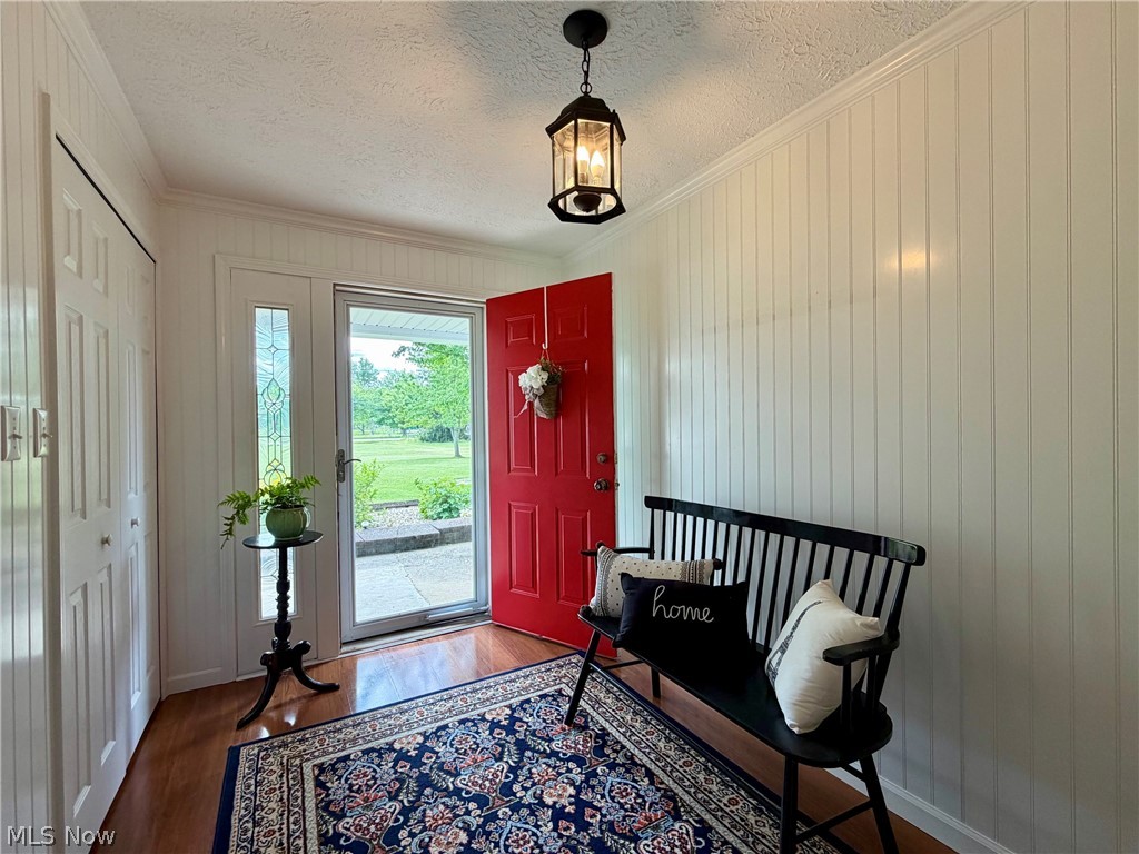 15794 Mayfield Road Huntsburg, OH 44046 - Photo 4 of 37