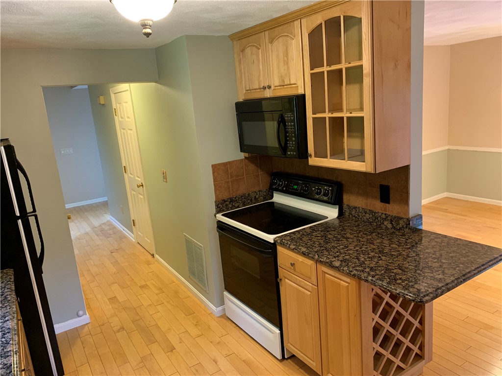 236 Old Forge Road, Unit 4 Warwick, RI 02818 - Photo 19 of 38 Kitchen1