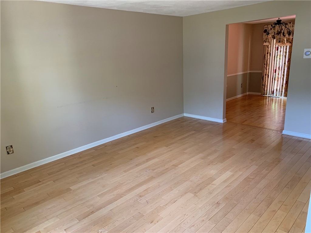 236 Old Forge Road, Unit 4 Warwick, RI 02818 - Photo 10 of 38 Living Room1