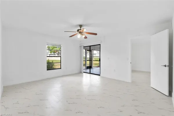 $2,000 | 151 Cypress Way East, Unit D3, Naples, FL 34110