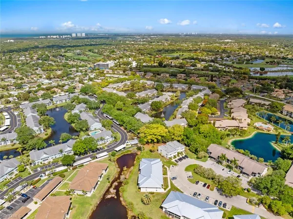 $2,000 | 151 Cypress Way East, Unit D3, Naples, FL 34110