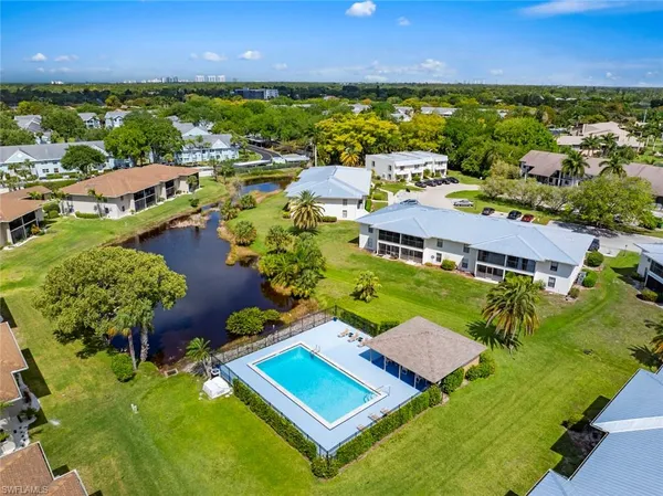 $2,000 | 151 Cypress Way East, Unit D3, Naples, FL 34110