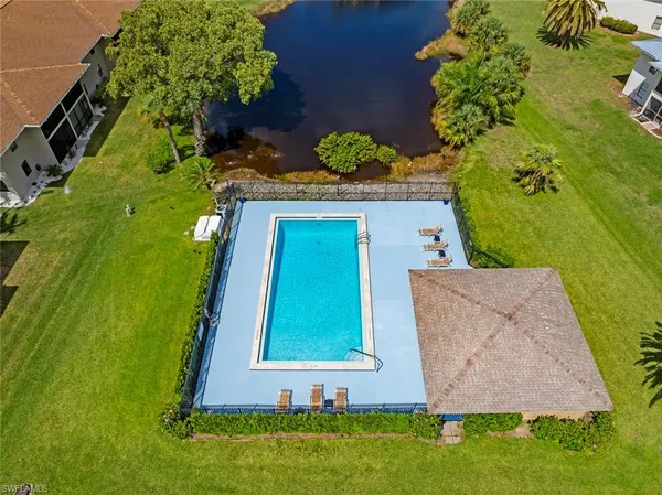 $2,000 | 151 Cypress Way East, Unit D3, Naples, FL 34110