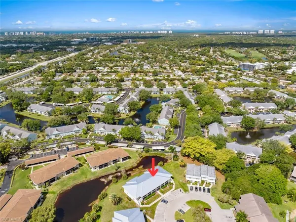 $2,000 | 151 Cypress Way East, Unit D3, Naples, FL 34110