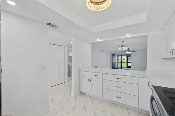 $2,000 | 151 Cypress Way East, Unit D3, Naples, FL 34110