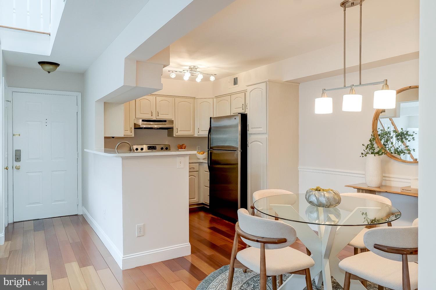 2224 Springwood Drive, Unit J Reston, VA 20191 - Photo 4 of 28