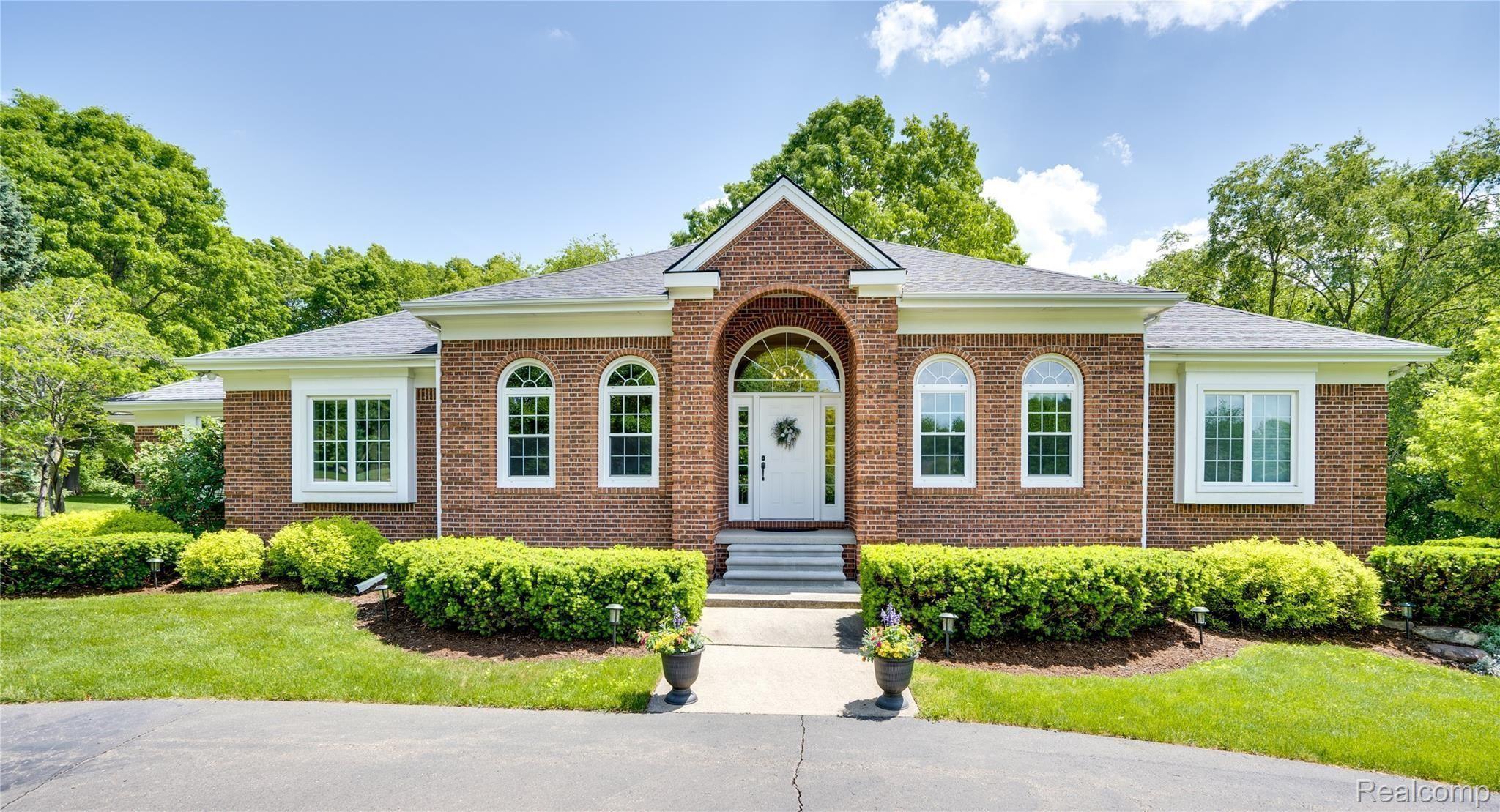5256 Ridge Trail North Clarkston, MI 48348 - Photo 1 of 52 Exterior -.jpg