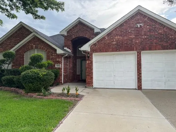 $372,500 | 6922 Field Lark Drive, Arlington, TX 76002