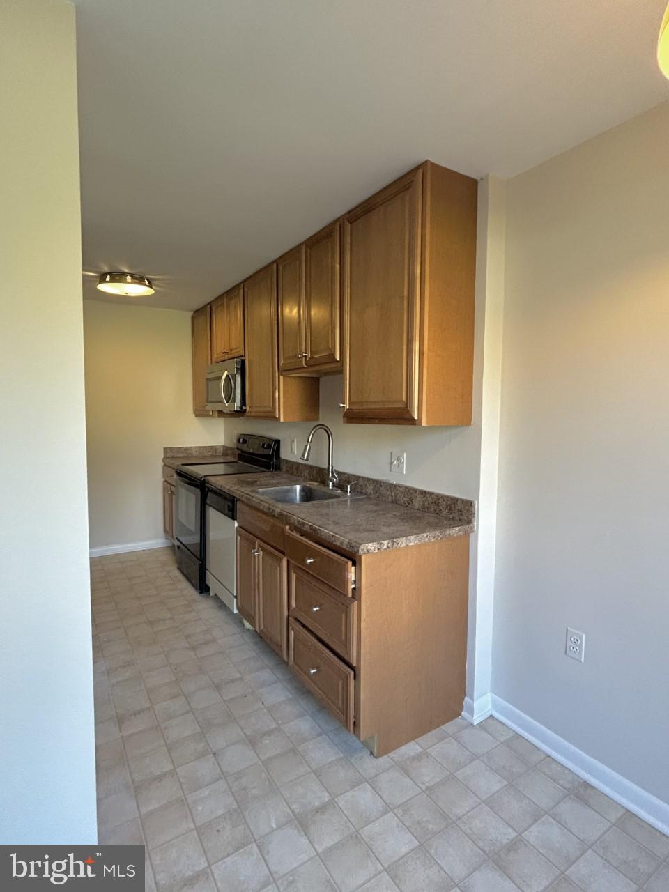 15716 Dorset Road, Unit 101 Laurel, MD 20707 - Photo 10 of 20