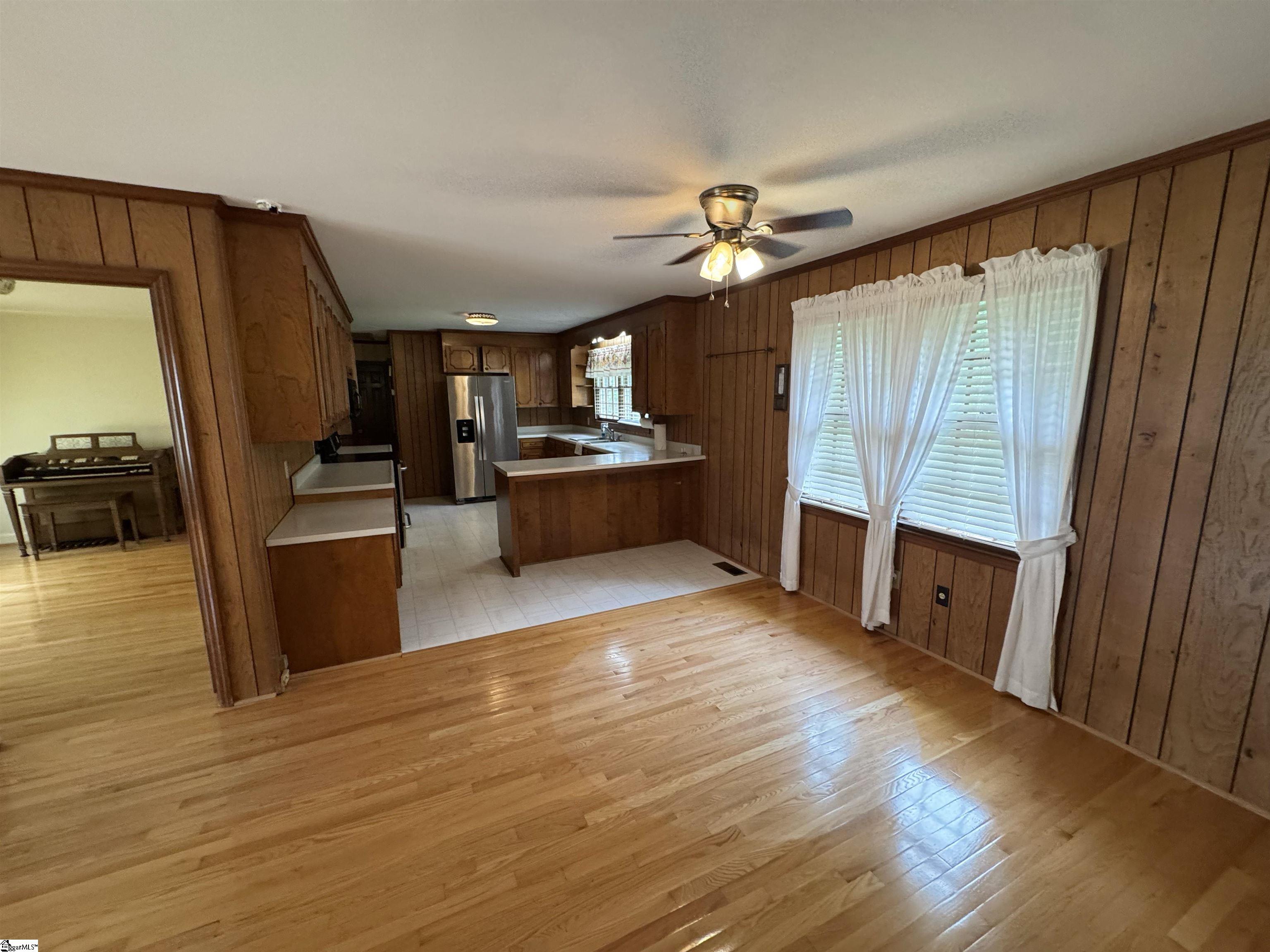 701 North Rutherford Road Greer, SC 29651 - Photo 5 of 27