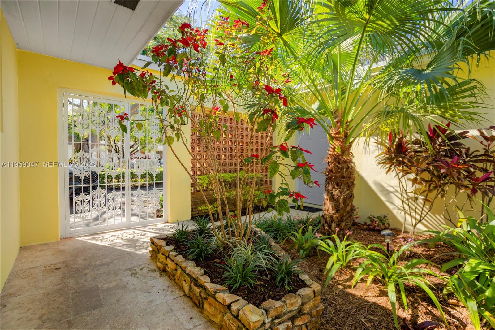 6331 Southwest 62nd Terrace South Miami, FL 33143 - Photo 4 of 75