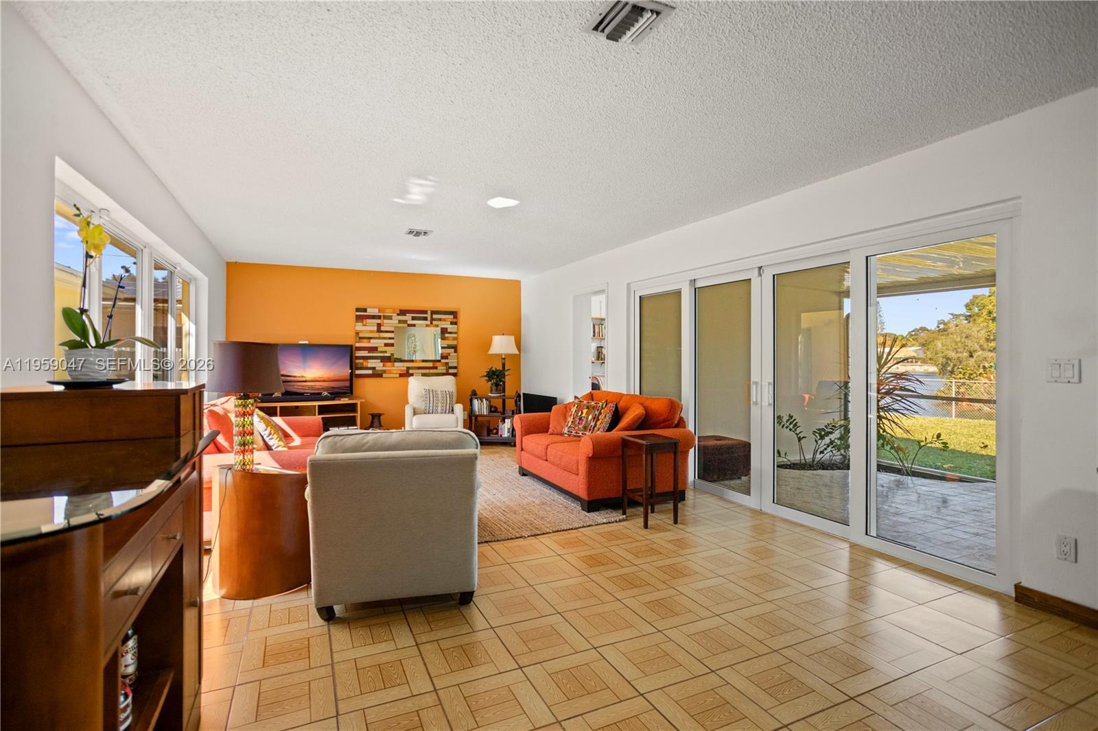 6331 Southwest 62nd Terrace South Miami, FL 33143 - Photo 6 of 75