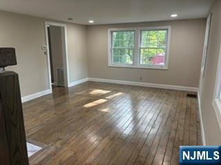 6 Standish Lane Butler, NJ 07405 - Photo 4 of 13