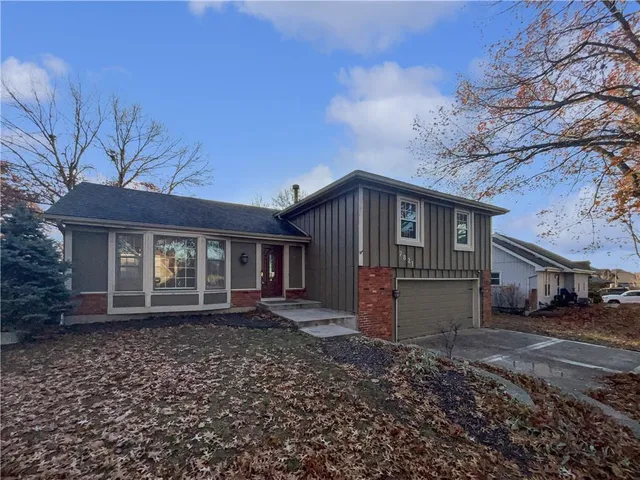 $363,000 | 7821 North Overland Drive, Kansas City, MO 64151