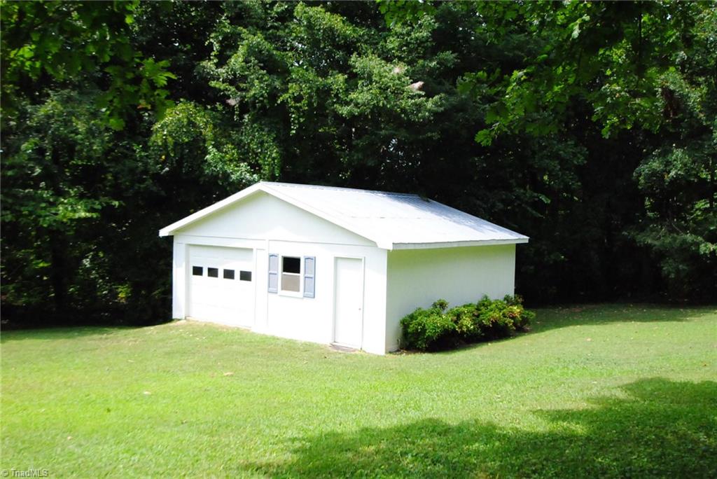 1137 Rainbow Road Advance, NC 27006 - Photo 5 of 20 1 Car Garage + Storage