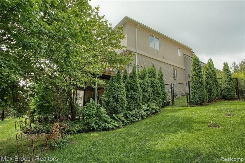 30755 Country Ridge Circle Farmington Hills, MI 48331 - Photo 40 of 42