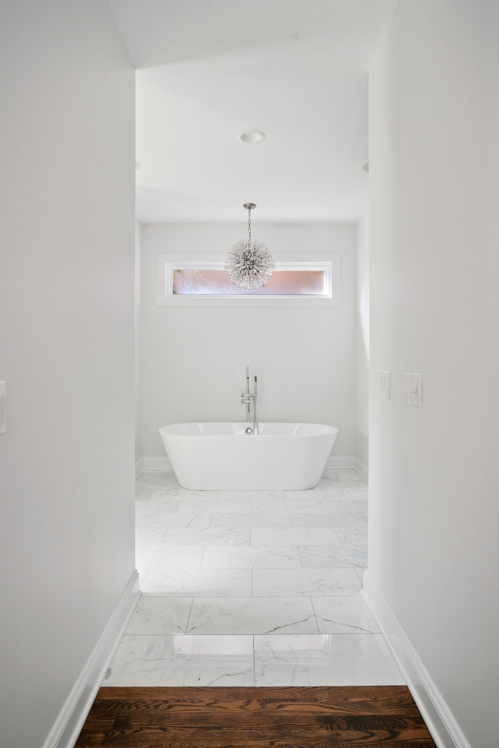 451 West Aldine Avenue, Unit 2 Chicago, IL 60657 - Photo 17 of 39