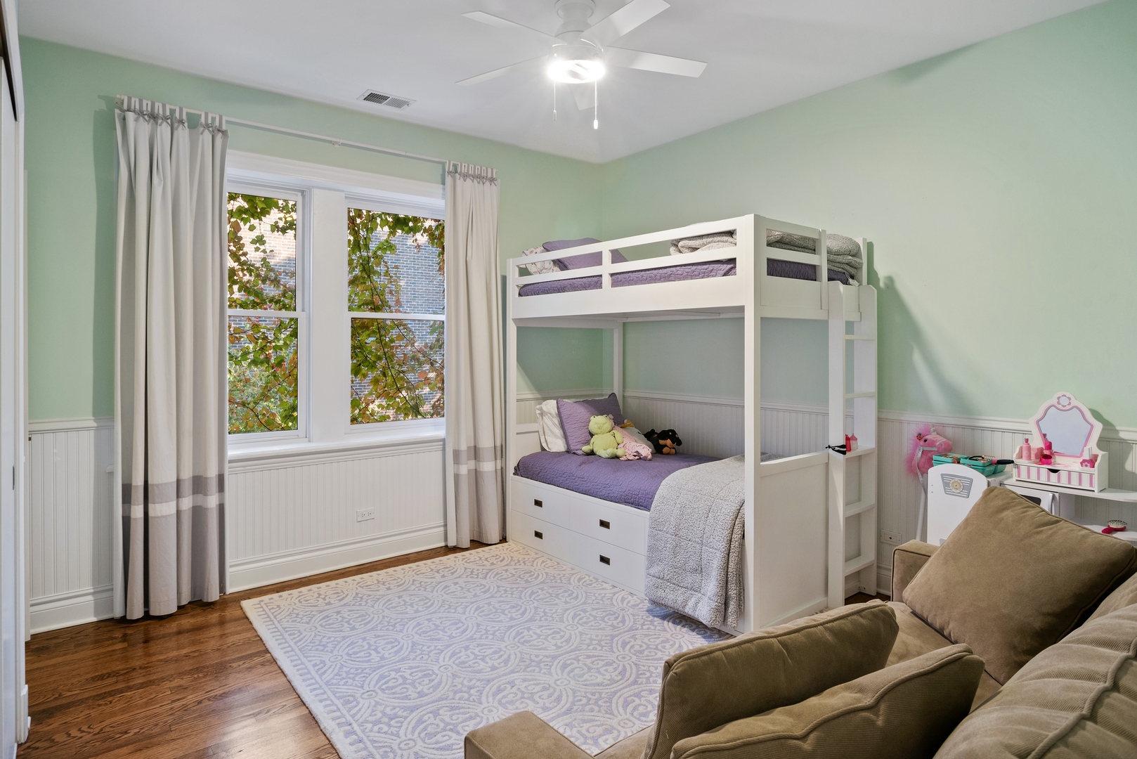 451 West Aldine Avenue, Unit 2 Chicago, IL 60657 - Photo 28 of 39