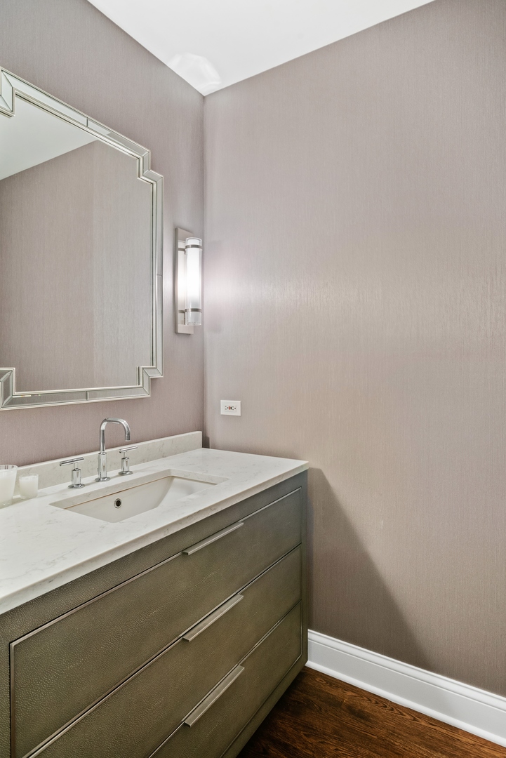 451 West Aldine Avenue, Unit 2 Chicago, IL 60657 - Photo 30 of 39