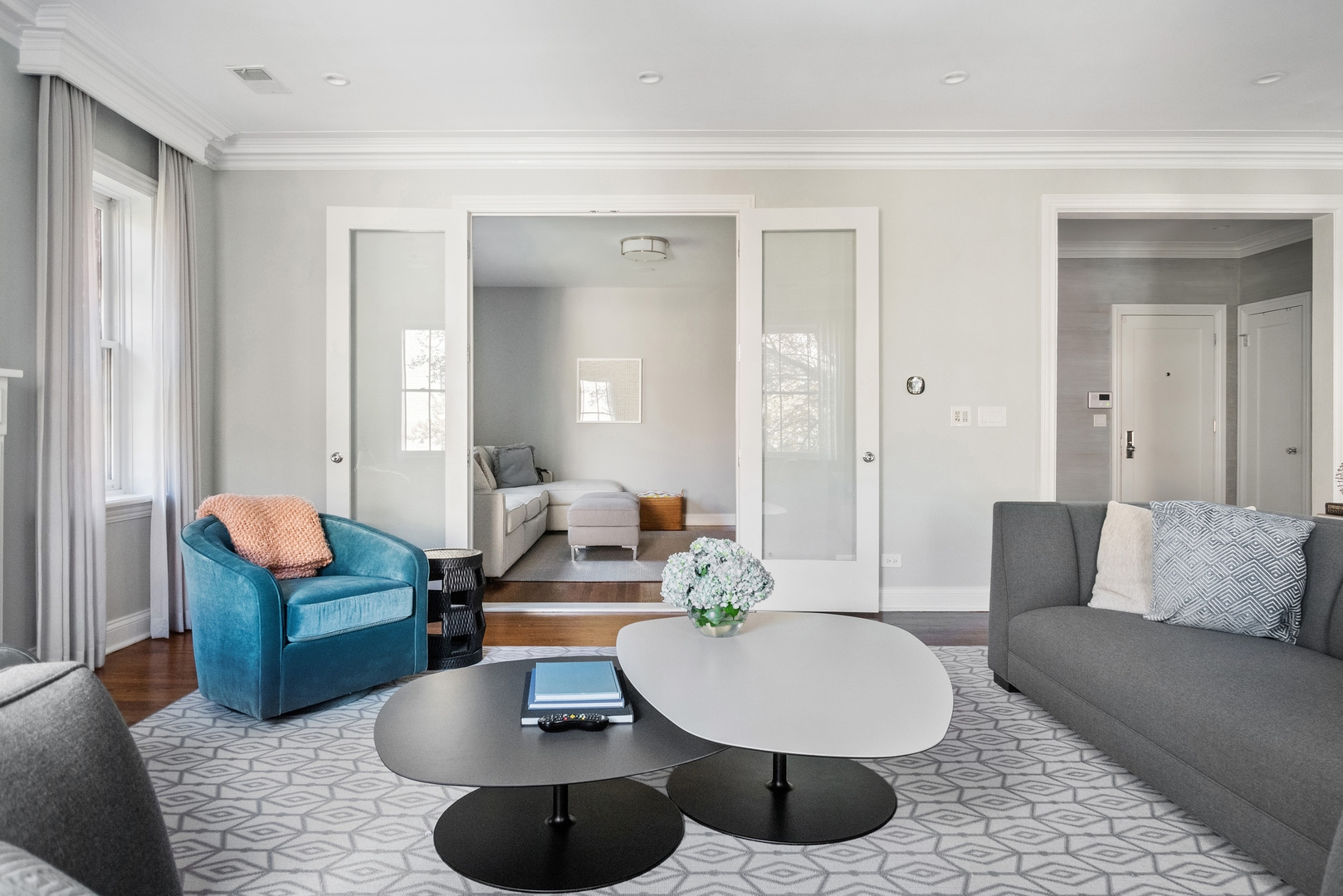 451 West Aldine Avenue, Unit 2 Chicago, IL 60657 - Photo 7 of 39