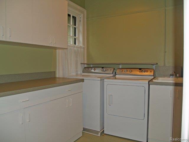 319 Lincoln Road Grosse Pointe, MI 48230 - Photo 18 of 24 2nd Floor Laundry Room
