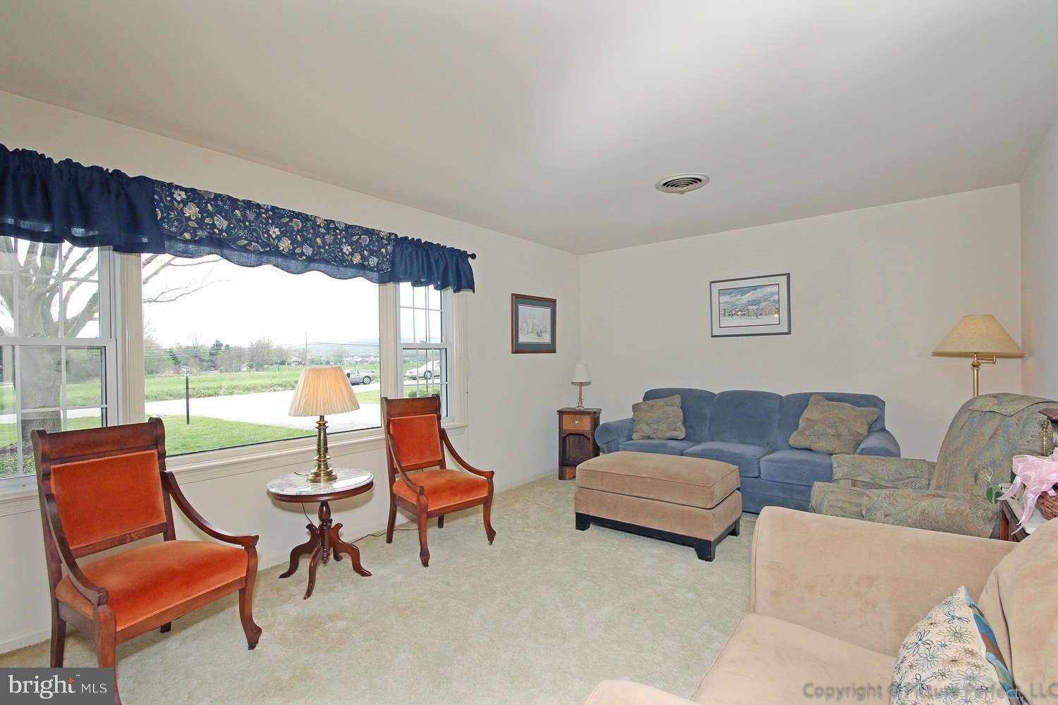7959 Old Seventh Street Frederick, MD 21702 - Photo 14 of 30 Living Room