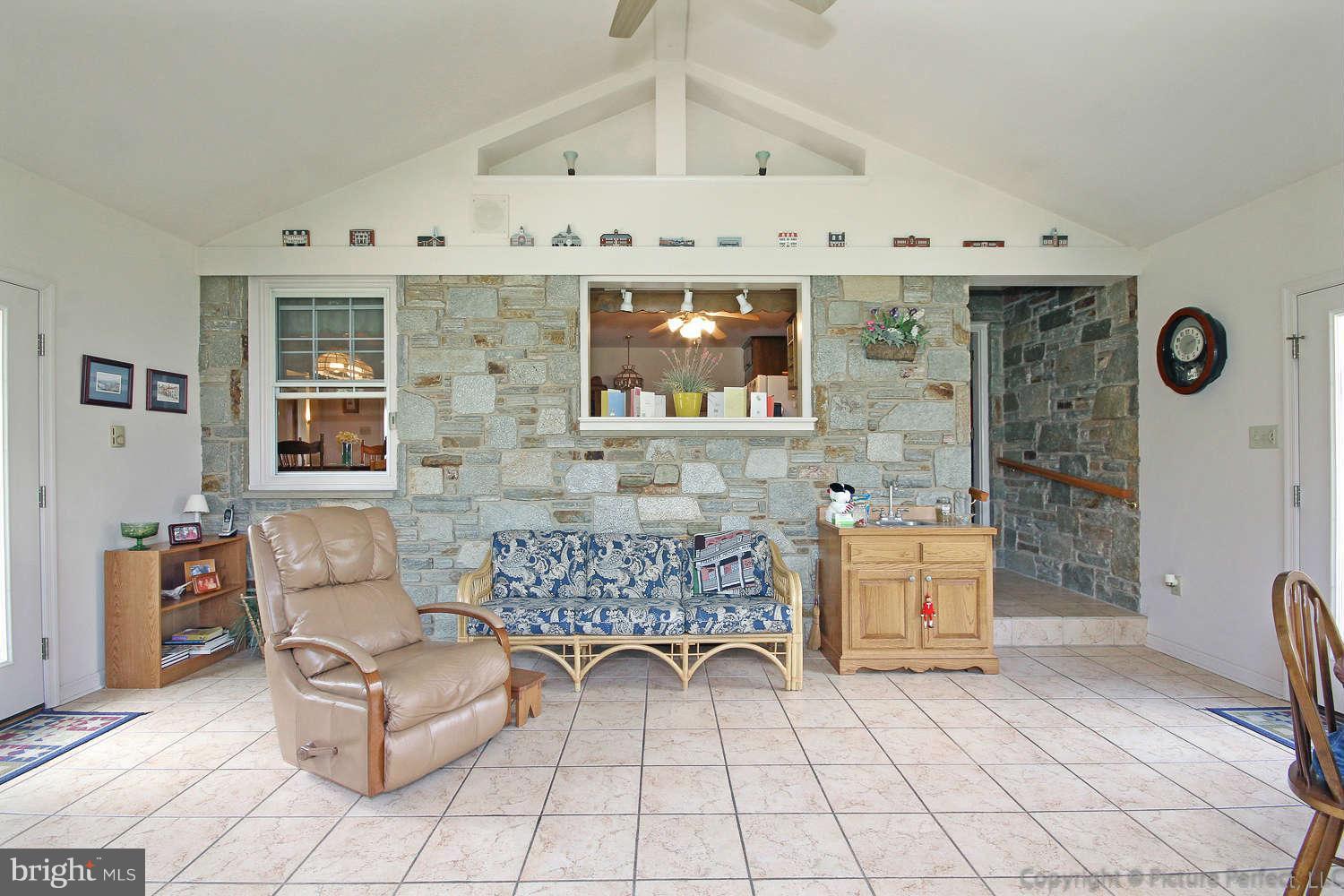 7959 Old Seventh Street Frederick, MD 21702 - Photo 27 of 30 Family Room