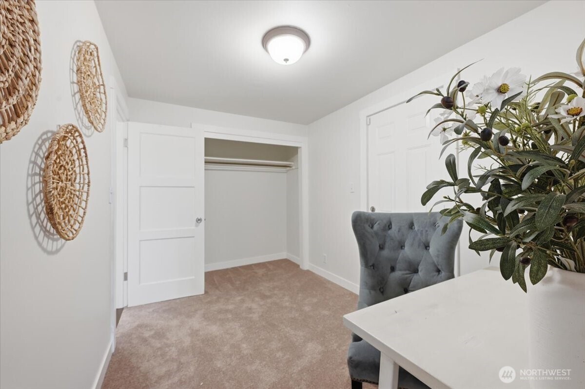 2804 East Howell Street Seattle, WA 98122 - Photo 18 of 25