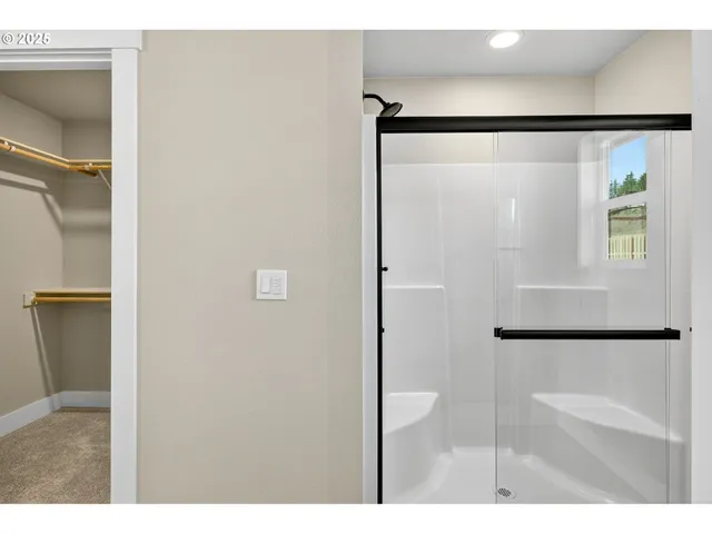 $589,999 | 2207 East Badger Way, La Center, WA 98629