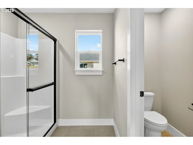 $589,999 | 2207 East Badger Way, La Center, WA 98629